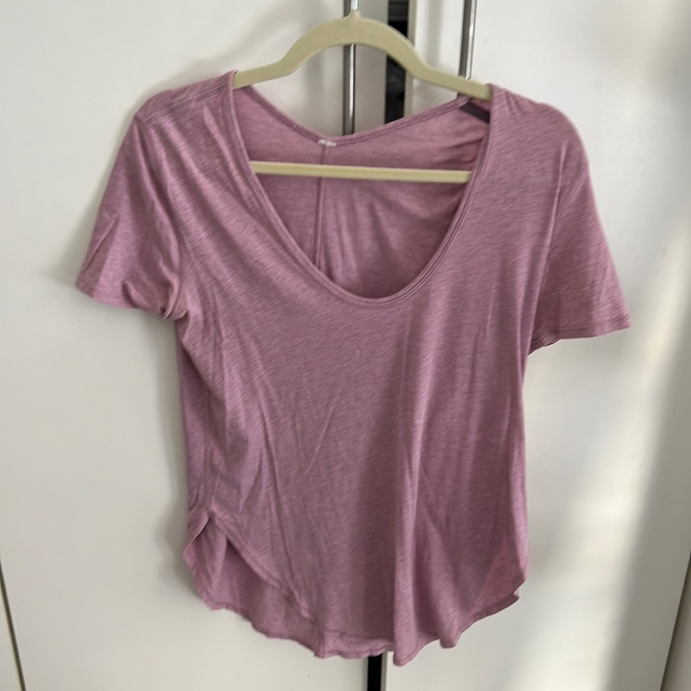 Lulu lemon size 8 pink/purple shirt
